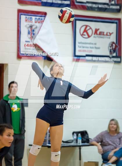 Thumbnail 1 in Hamilton vs Perry photogallery.