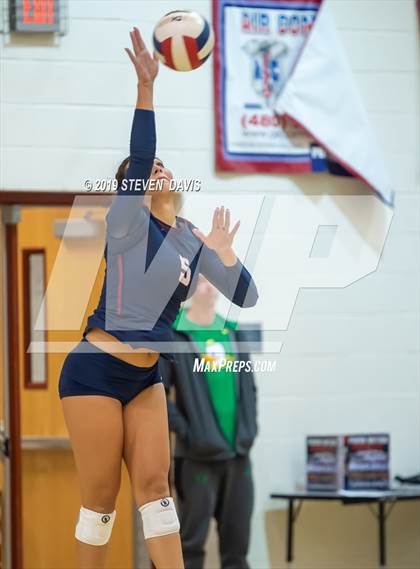 Thumbnail 1 in Hamilton vs Perry photogallery.