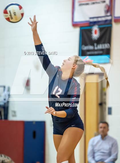 Thumbnail 3 in Hamilton vs Perry photogallery.