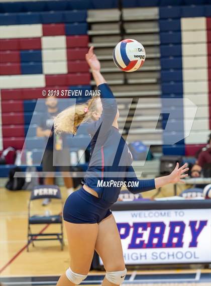 Thumbnail 1 in Hamilton vs Perry photogallery.