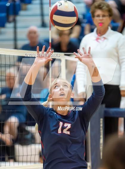 Thumbnail 1 in Hamilton vs Perry photogallery.