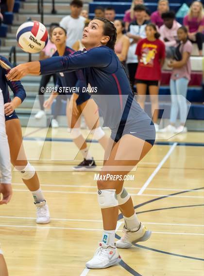 Thumbnail 3 in Hamilton vs Perry photogallery.