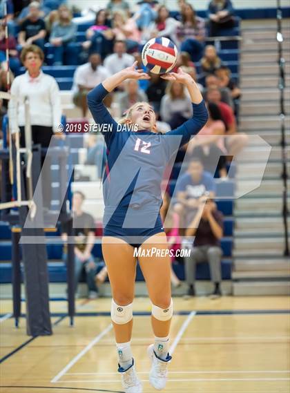 Thumbnail 2 in Hamilton vs Perry photogallery.