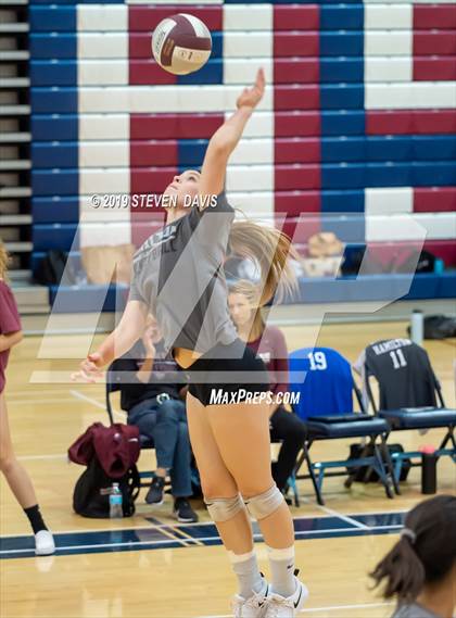 Thumbnail 2 in Hamilton vs Perry photogallery.