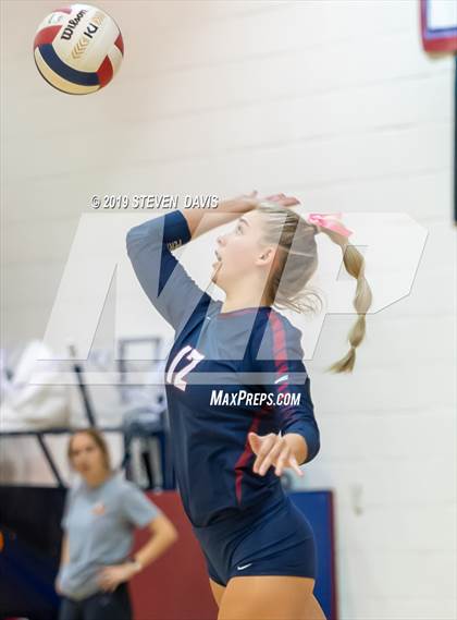 Thumbnail 2 in Hamilton vs Perry photogallery.