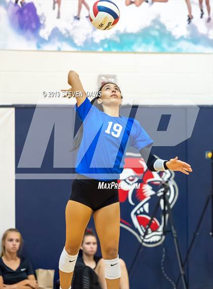 Thumbnail 1 in Hamilton vs Perry photogallery.
