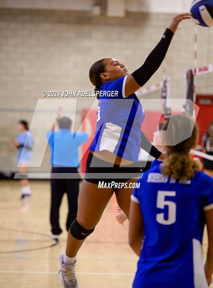 Thumbnail 1 in Wiseburn Da Vinci vs Rosary Whittier High School Cardinal Classic  photogallery.
