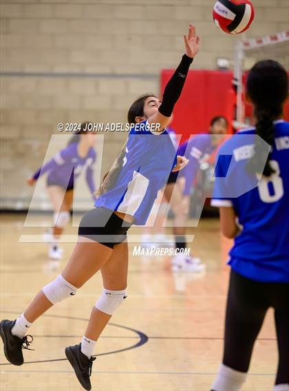 Thumbnail 1 in Wiseburn Da Vinci vs Rosary Whittier High School Cardinal Classic  photogallery.