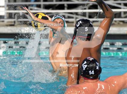Thumbnail 2 in La Serna vs. Aliso Niguel (Villa Park Classic) photogallery.