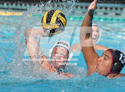 Thumbnail 2 in La Serna vs. Aliso Niguel (Villa Park Classic) photogallery.