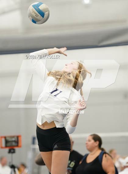Thumbnail 2 in Clarkston vs. Farmington (Motor City Power Series) photogallery.