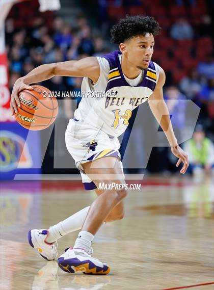 Thumbnail 2 in Bellevue West vs. Creighton Prep (NSAA Class A Quarterfinal) photogallery.
