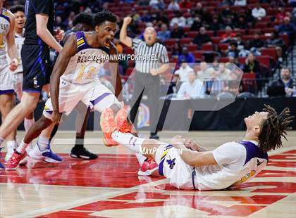 Thumbnail 2 in Bellevue West vs. Creighton Prep (NSAA Class A Quarterfinal) photogallery.