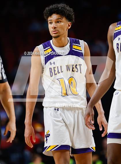 Thumbnail 3 in Bellevue West vs. Creighton Prep (NSAA Class A Quarterfinal) photogallery.