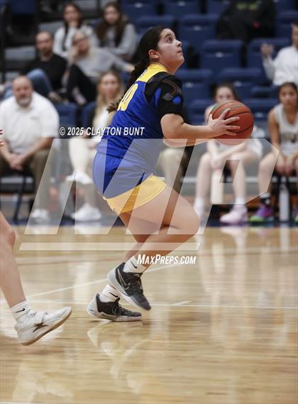 Thumbnail 1 in Colfax vs Pendleton (Avista Holiday Tournament) photogallery.