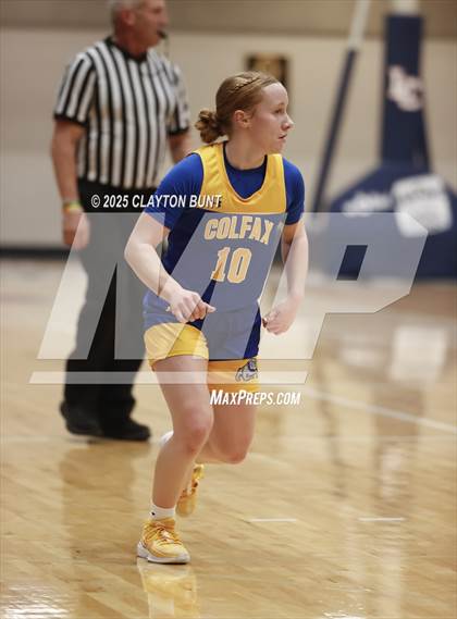 Thumbnail 2 in Colfax vs Pendleton (Avista Holiday Tournament) photogallery.