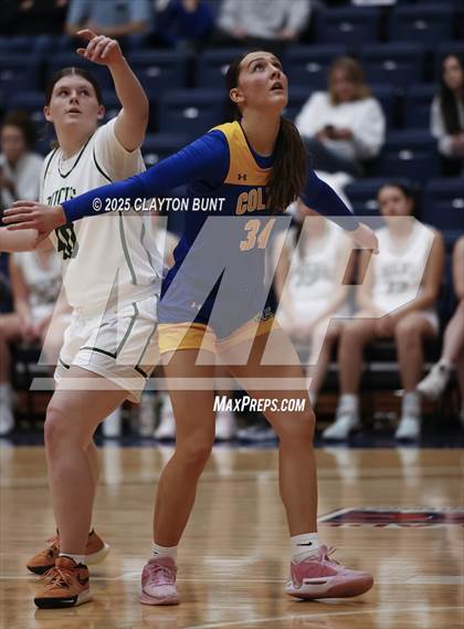 Thumbnail 2 in Colfax vs Pendleton (Avista Holiday Tournament) photogallery.