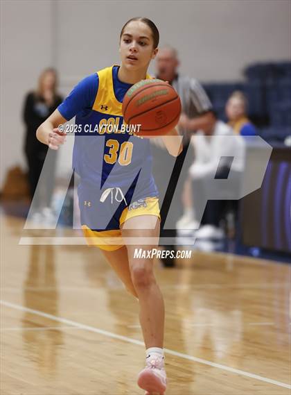 Thumbnail 3 in Colfax vs Pendleton (Avista Holiday Tournament) photogallery.