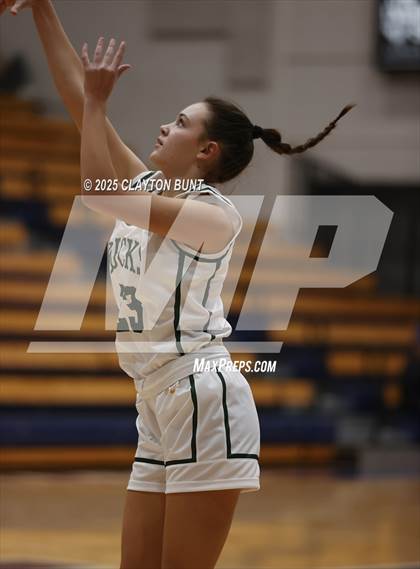 Thumbnail 2 in Colfax vs Pendleton (Avista Holiday Tournament) photogallery.