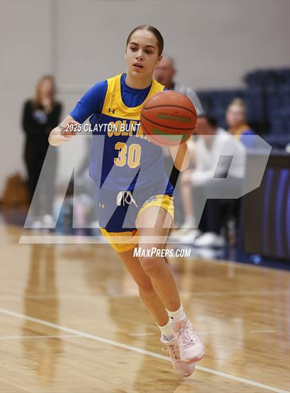 Thumbnail 2 in Colfax vs Pendleton (Avista Holiday Tournament) photogallery.