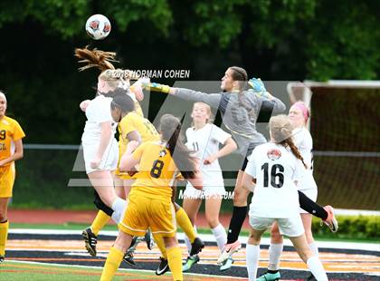 Thumbnail 3 in Carmel vs. Libertyville (IHSA Sectional Final) photogallery.