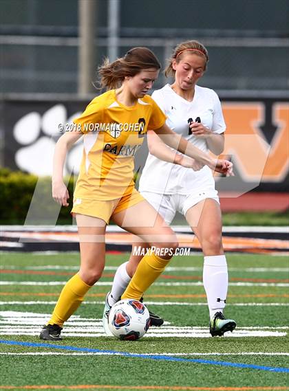 Thumbnail 2 in Carmel vs. Libertyville (IHSA Sectional Final) photogallery.