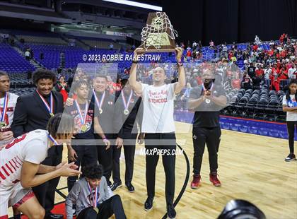 Thumbnail 2 in Hitchcock vs. Childress (UIL 3A Basketball State Final Medal Ceremony) photogallery.