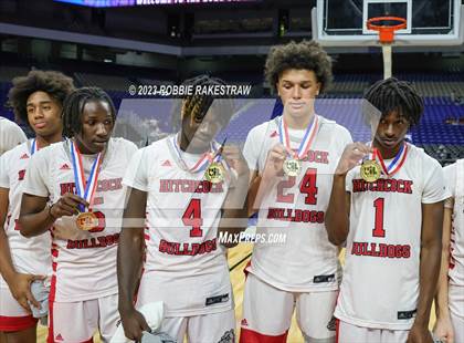 Thumbnail 2 in Hitchcock vs. Childress (UIL 3A Basketball State Final Medal Ceremony) photogallery.