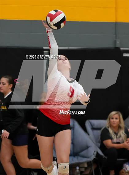 Thumbnail 2 in Combs vs. St. Johns photogallery.