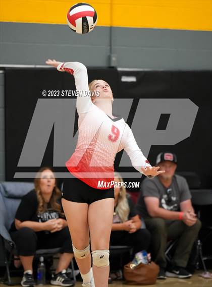 Thumbnail 2 in Combs vs. St. Johns photogallery.