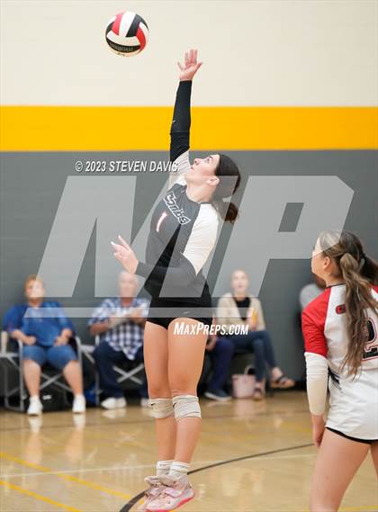 Thumbnail 1 in Combs vs. St. Johns photogallery.