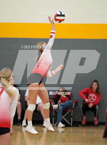 Thumbnail 3 in Combs vs. St. Johns photogallery.