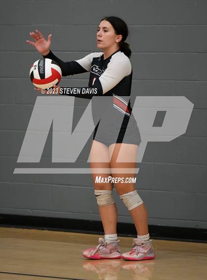 Thumbnail 1 in Combs vs. St. Johns photogallery.