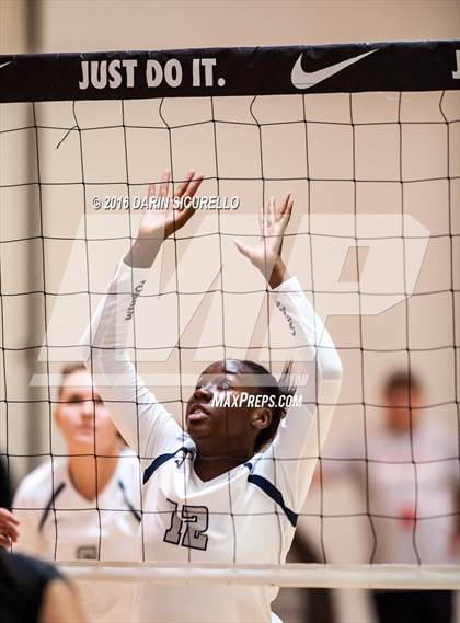 Thumbnail 2 in Tri-City Christian vs. Valencia (Nike Tournament of Champions) photogallery.