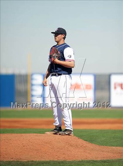 Thumbnail 2 in Coronado vs. Faith Lutheran (Lion Invitational) photogallery.