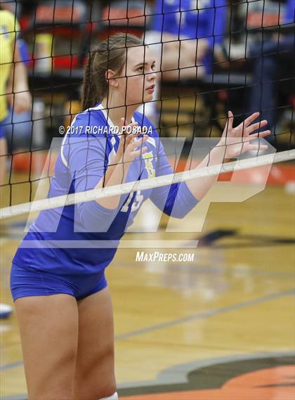 Thumbnail 3 in Selma vs. Exeter photogallery.
