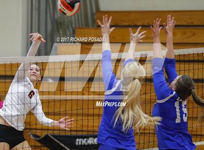 Thumbnail 3 in Selma vs. Exeter photogallery.