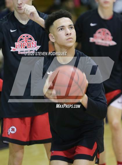 Thumbnail 3 in Ripon vs. James Logan photogallery.