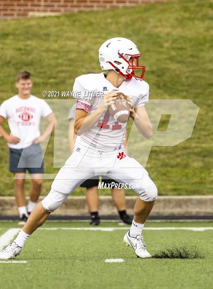 Thumbnail 3 in Dixie Heights @ Beechwood photogallery.