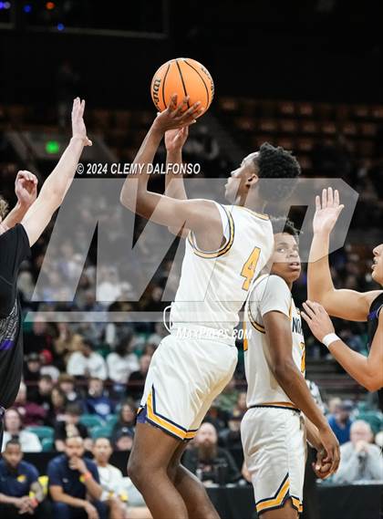 Thumbnail 1 in Mesa Ridge vs Northfield (CHSAA  5A Final Four) photogallery.