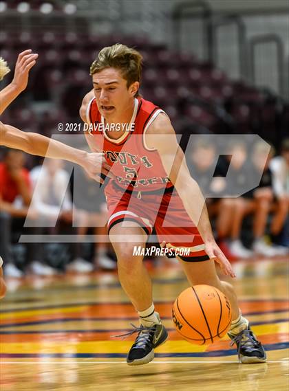 Thumbnail 2 in South Sevier vs. Duchesne photogallery.