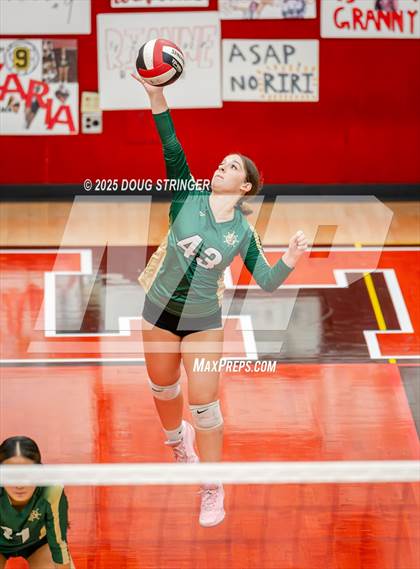 Thumbnail 1 in JV: Moreau Catholic @ James Logan photogallery.