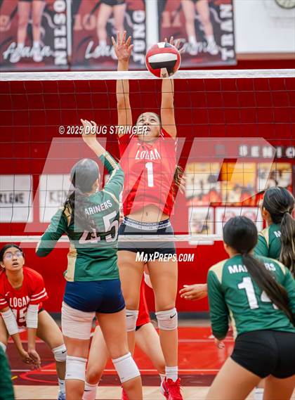 Thumbnail 2 in JV: Moreau Catholic @ James Logan photogallery.