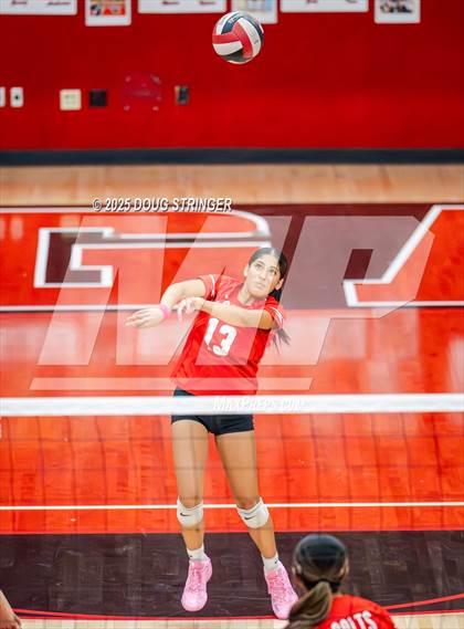 Thumbnail 3 in JV: Moreau Catholic @ James Logan photogallery.