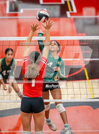 Thumbnail 1 in JV: Moreau Catholic @ James Logan photogallery.