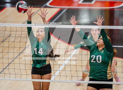 Thumbnail 3 in JV: Moreau Catholic @ James Logan photogallery.