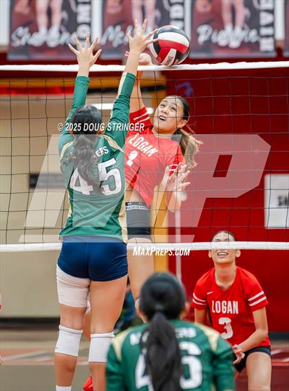 Thumbnail 1 in JV: Moreau Catholic @ James Logan photogallery.