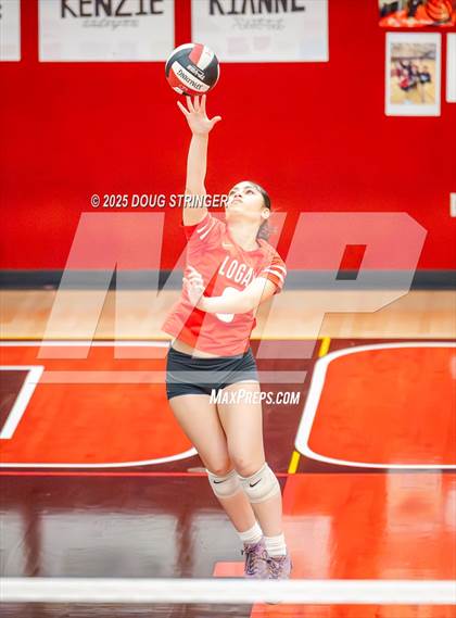 Thumbnail 1 in JV: Moreau Catholic @ James Logan photogallery.