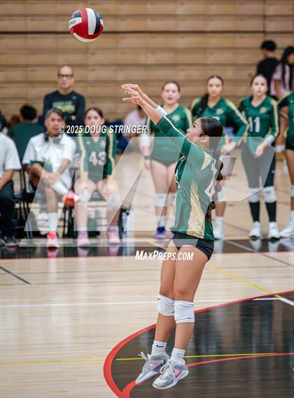 Thumbnail 3 in JV: Moreau Catholic @ James Logan photogallery.