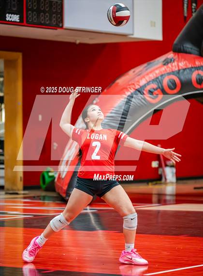 Thumbnail 3 in JV: Moreau Catholic @ James Logan photogallery.